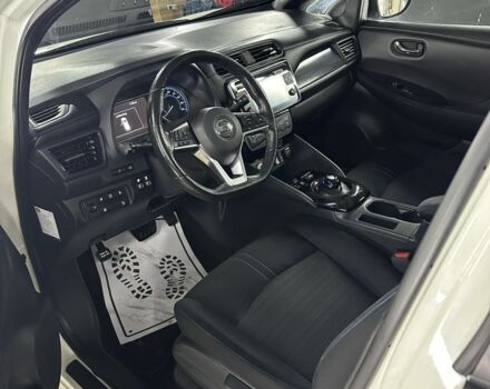 Белый Ниссан Лиф, объемом двигателя 0 л и пробегом 103 тыс. км за 11000 $, фото 6 на Automoto.ua