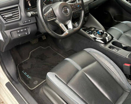 Білий Ніссан Ліф, об'ємом двигуна 0 л та пробігом 150 тис. км за 10400 $, фото 15 на Automoto.ua