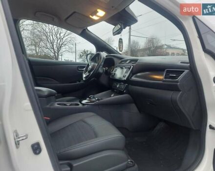 Білий Ніссан Ліф, об'ємом двигуна 0 л та пробігом 110 тис. км за 12850 $, фото 8 на Automoto.ua