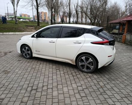 Белый Ниссан Лиф, объемом двигателя 0 л и пробегом 40 тыс. км за 10999 $, фото 2 на Automoto.ua