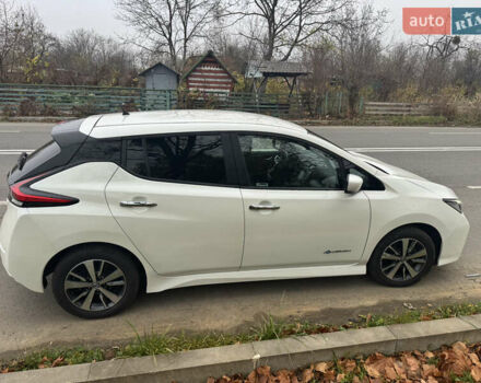 Белый Ниссан Лиф, объемом двигателя 0 л и пробегом 128 тыс. км за 10300 $, фото 10 на Automoto.ua