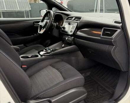 Белый Ниссан Лиф, объемом двигателя 0 л и пробегом 92 тыс. км за 12500 $, фото 25 на Automoto.ua