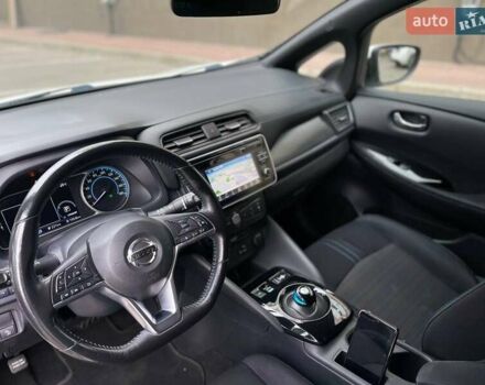 Белый Ниссан Лиф, объемом двигателя 0 л и пробегом 83 тыс. км за 12799 $, фото 16 на Automoto.ua