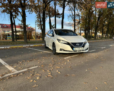 Белый Ниссан Лиф, объемом двигателя 0 л и пробегом 52 тыс. км за 15500 $, фото 6 на Automoto.ua