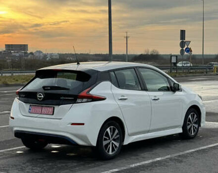 Белый Ниссан Лиф, объемом двигателя 0 л и пробегом 50 тыс. км за 12800 $, фото 7 на Automoto.ua