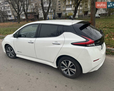 Белый Ниссан Лиф, объемом двигателя 0 л и пробегом 128 тыс. км за 10300 $, фото 13 на Automoto.ua