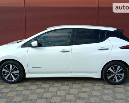 Белый Ниссан Лиф, объемом двигателя 0 л и пробегом 75 тыс. км за 11999 $, фото 2 на Automoto.ua