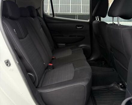 Белый Ниссан Лиф, объемом двигателя 0 л и пробегом 92 тыс. км за 12500 $, фото 24 на Automoto.ua