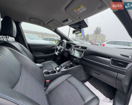 Белый Ниссан Лиф, объемом двигателя 0 л и пробегом 157 тыс. км за 11700 $, фото 34 на Automoto.ua