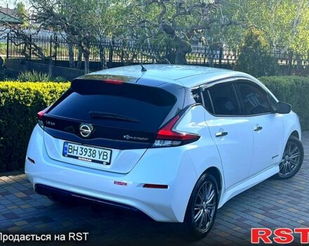 Белый Ниссан Лиф, объемом двигателя 0 л и пробегом 77 тыс. км за 12500 $, фото 5 на Automoto.ua