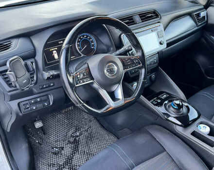 Белый Ниссан Лиф, объемом двигателя 0 л и пробегом 93 тыс. км за 12900 $, фото 6 на Automoto.ua