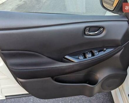 Белый Ниссан Лиф, объемом двигателя 0 л и пробегом 60 тыс. км за 14900 $, фото 28 на Automoto.ua