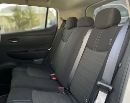 Белый Ниссан Лиф, объемом двигателя 40 л и пробегом 60 тыс. км за 13900 $, фото 17 на Automoto.ua