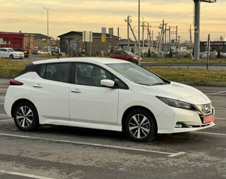 Белый Ниссан Лиф, объемом двигателя 0 л и пробегом 50 тыс. км за 12800 $, фото 3 на Automoto.ua