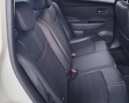 Белый Ниссан Лиф, объемом двигателя 0 л и пробегом 124 тыс. км за 15000 $, фото 5 на Automoto.ua