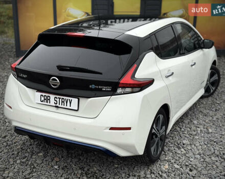 Белый Ниссан Лиф, объемом двигателя 0 л и пробегом 157 тыс. км за 11700 $, фото 23 на Automoto.ua