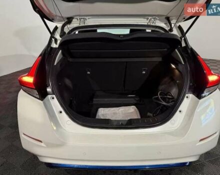 Белый Ниссан Лиф, объемом двигателя 0 л и пробегом 132 тыс. км за 12999 $, фото 12 на Automoto.ua