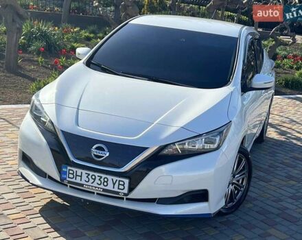 Белый Ниссан Лиф, объемом двигателя 0 л и пробегом 77 тыс. км за 12500 $, фото 6 на Automoto.ua