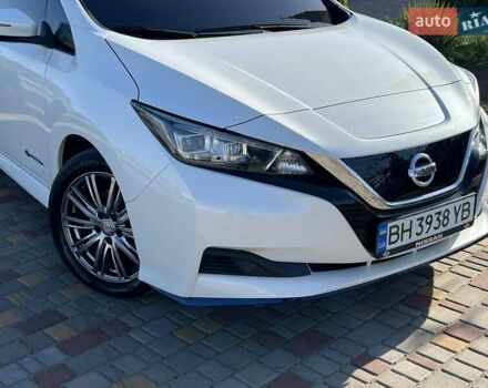 Белый Ниссан Лиф, объемом двигателя 0 л и пробегом 77 тыс. км за 12500 $, фото 4 на Automoto.ua