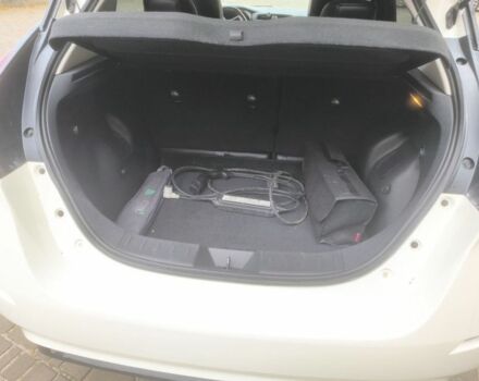 Белый Ниссан Лиф, объемом двигателя 0 л и пробегом 101 тыс. км за 12800 $, фото 8 на Automoto.ua