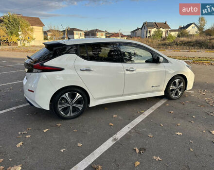 Белый Ниссан Лиф, объемом двигателя 0 л и пробегом 52 тыс. км за 15500 $, фото 7 на Automoto.ua