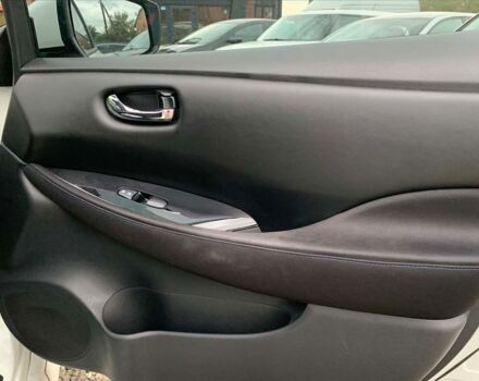 Білий Ніссан Ліф, об'ємом двигуна 40 л та пробігом 80 тис. км за 12800 $, фото 20 на Automoto.ua