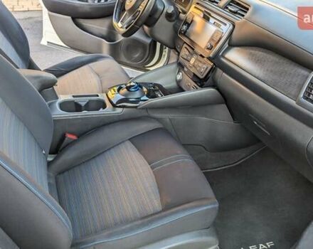 Белый Ниссан Лиф, объемом двигателя 0 л и пробегом 60 тыс. км за 14900 $, фото 46 на Automoto.ua