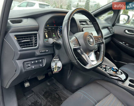 Белый Ниссан Лиф, объемом двигателя 0 л и пробегом 96 тыс. км за 13500 $, фото 17 на Automoto.ua