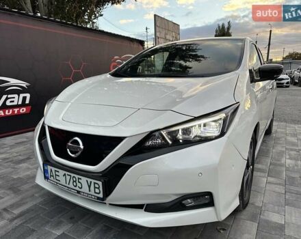 Белый Ниссан Лиф, объемом двигателя 0 л и пробегом 63 тыс. км за 14499 $, фото 24 на Automoto.ua