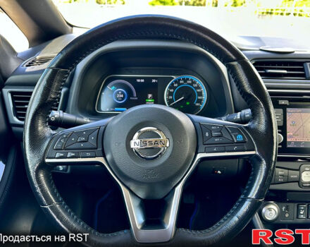 Белый Ниссан Лиф, объемом двигателя 0.13 л и пробегом 44 тыс. км за 12400 $, фото 5 на Automoto.ua