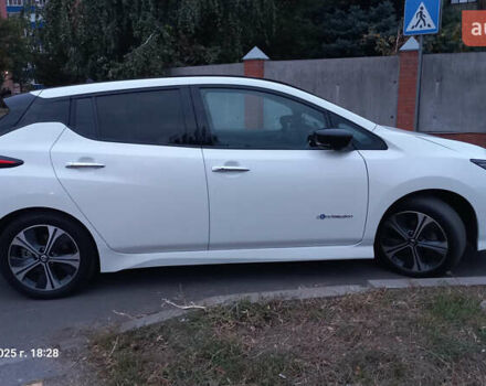 Белый Ниссан Лиф, объемом двигателя 0 л и пробегом 82 тыс. км за 15600 $, фото 15 на Automoto.ua