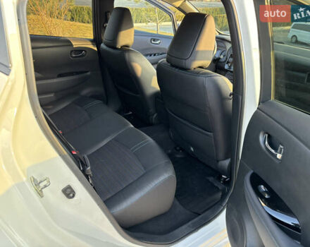 Белый Ниссан Лиф, объемом двигателя 0 л и пробегом 140 тыс. км за 13850 $, фото 13 на Automoto.ua