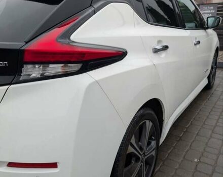 Белый Ниссан Лиф, объемом двигателя 0 л и пробегом 112 тыс. км за 12200 $, фото 3 на Automoto.ua