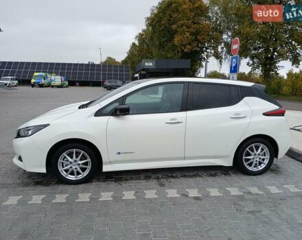 Белый Ниссан Лиф, объемом двигателя 0 л и пробегом 135 тыс. км за 12799 $, фото 2 на Automoto.ua