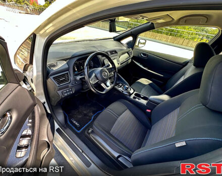 Белый Ниссан Лиф, объемом двигателя 0.13 л и пробегом 44 тыс. км за 12400 $, фото 4 на Automoto.ua