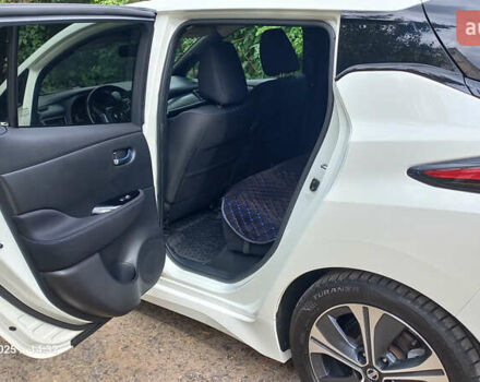 Белый Ниссан Лиф, объемом двигателя 0 л и пробегом 82 тыс. км за 15600 $, фото 33 на Automoto.ua