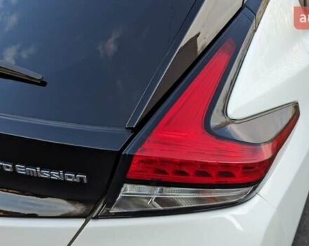 Белый Ниссан Лиф, объемом двигателя 0 л и пробегом 60 тыс. км за 14900 $, фото 13 на Automoto.ua