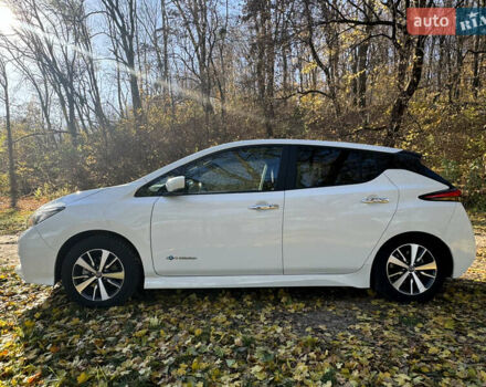 Белый Ниссан Лиф, объемом двигателя 0 л и пробегом 116 тыс. км за 11800 $, фото 56 на Automoto.ua