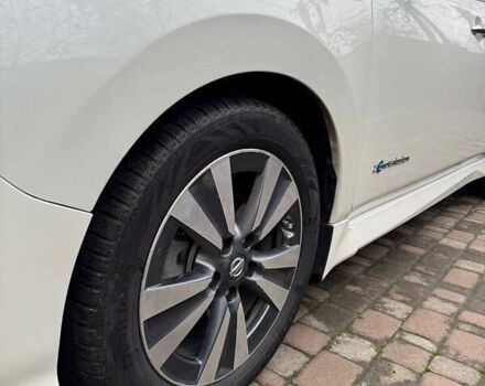 Білий Ніссан Ліф, об'ємом двигуна 0 л та пробігом 105 тис. км за 11700 $, фото 7 на Automoto.ua