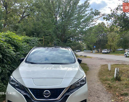 Белый Ниссан Лиф, объемом двигателя 0 л и пробегом 82 тыс. км за 15600 $, фото 18 на Automoto.ua