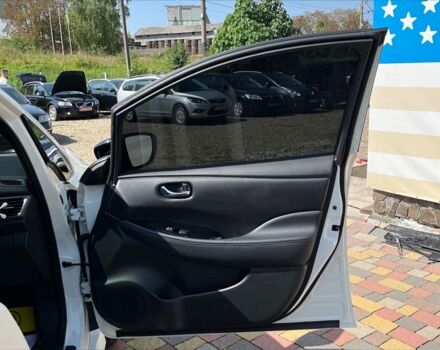 Білий Ніссан Ліф, об'ємом двигуна 40 л та пробігом 177 тис. км за 13900 $, фото 23 на Automoto.ua