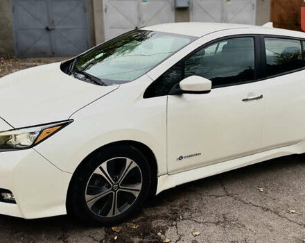 Белый Ниссан Лиф, объемом двигателя 0 л и пробегом 15 тыс. км за 12000 $, фото 1 на Automoto.ua