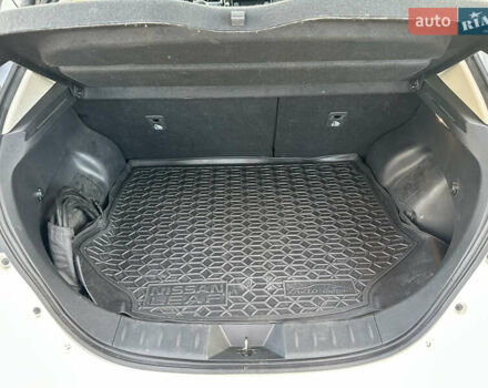 Белый Ниссан Лиф, объемом двигателя 0 л и пробегом 52 тыс. км за 15500 $, фото 18 на Automoto.ua