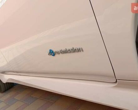 Белый Ниссан Лиф, объемом двигателя 0 л и пробегом 75 тыс. км за 11999 $, фото 17 на Automoto.ua