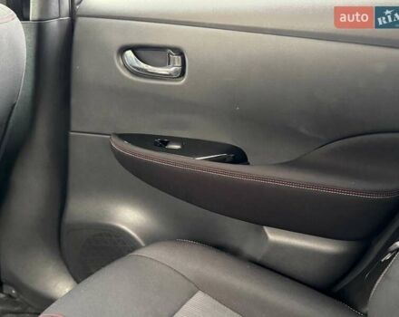 Белый Ниссан Лиф, объемом двигателя 0 л и пробегом 33 тыс. км за 16400 $, фото 20 на Automoto.ua