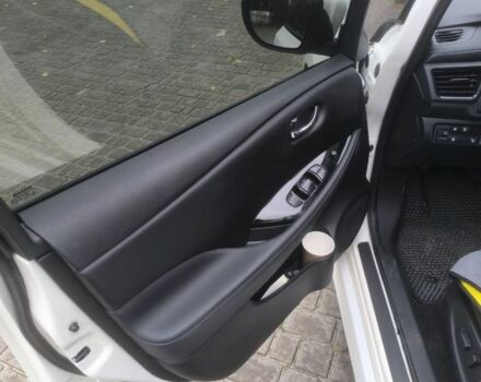 Белый Ниссан Лиф, объемом двигателя 0 л и пробегом 101 тыс. км за 12800 $, фото 4 на Automoto.ua