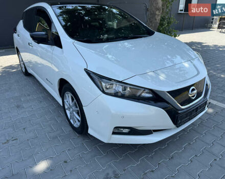 Белый Ниссан Лиф, объемом двигателя 0 л и пробегом 87 тыс. км за 14500 $, фото 2 на Automoto.ua