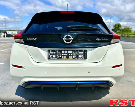 Белый Ниссан Лиф, объемом двигателя 0.13 л и пробегом 44 тыс. км за 12400 $, фото 3 на Automoto.ua