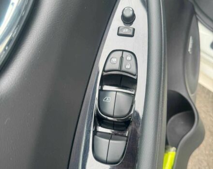 Белый Ниссан Лиф, объемом двигателя 0 л и пробегом 111 тыс. км за 9700 $, фото 12 на Automoto.ua