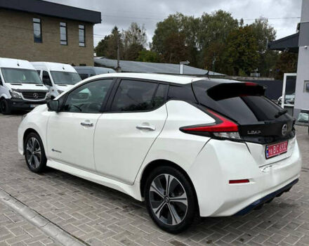 Білий Ніссан Ліф, об'ємом двигуна 0 л та пробігом 150 тис. км за 10400 $, фото 6 на Automoto.ua